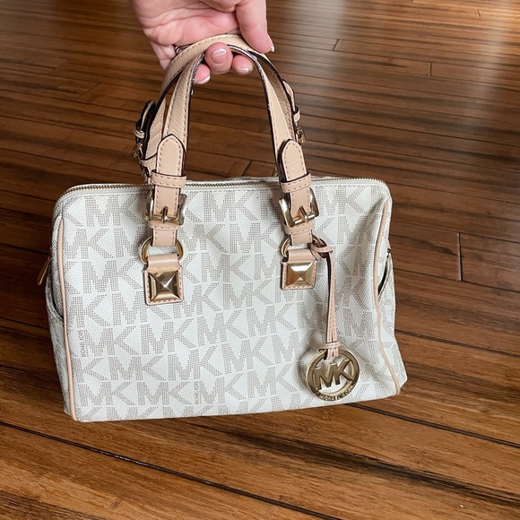 Michael Kors Grayson Medium Satchel Vanilla Bag - Picture 4 of 10